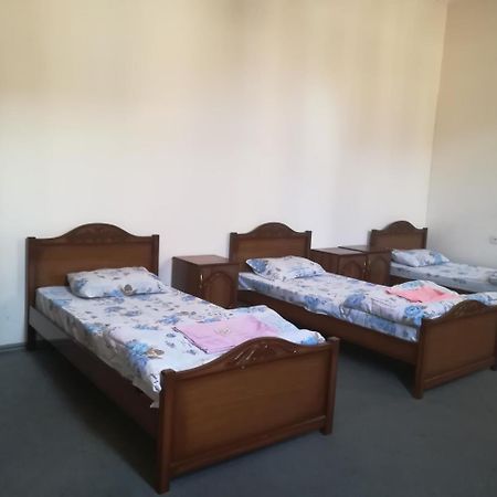 Noy Hostel เยเรวาน ภายนอก รูปภาพ