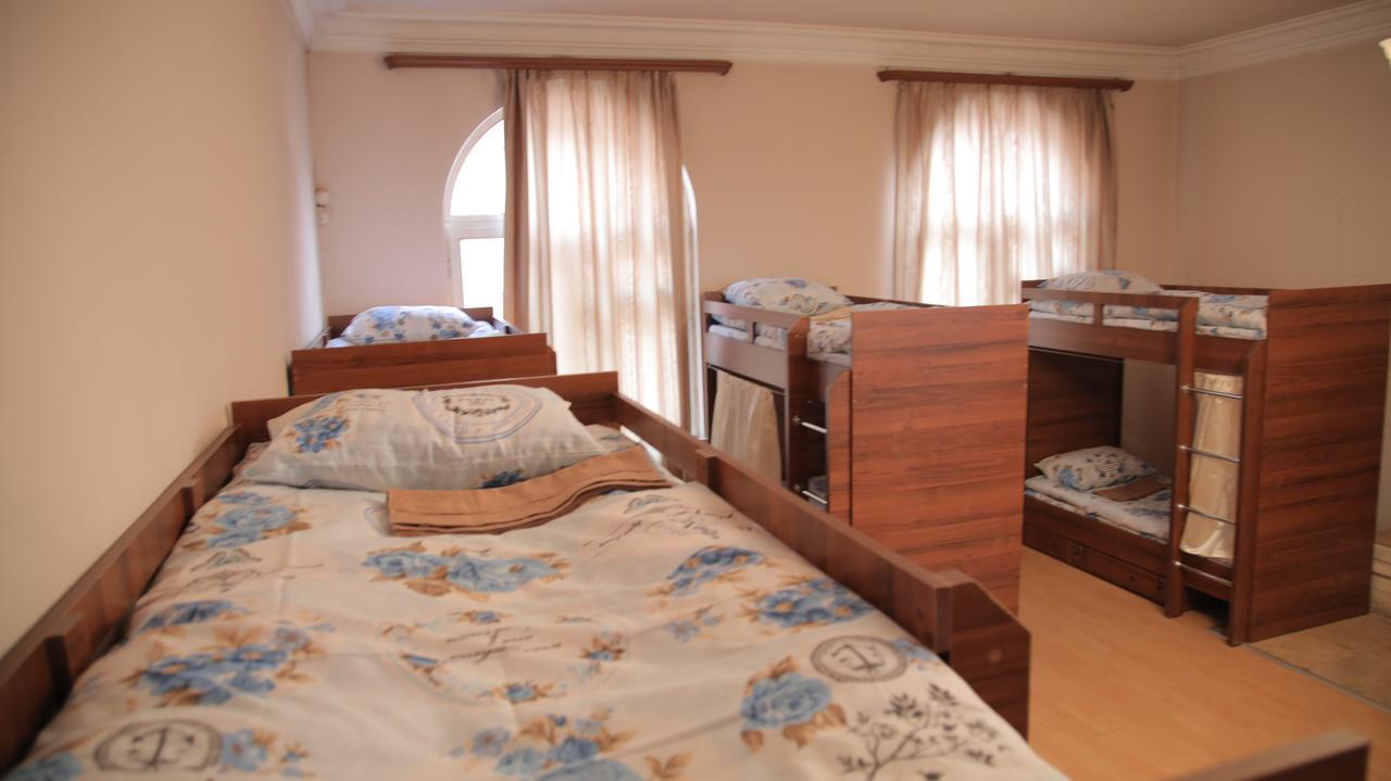 Noy Hostel เยเรวาน ภายนอก รูปภาพ
