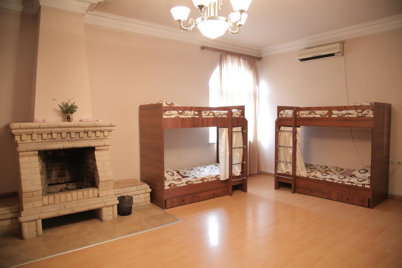 Noy Hostel เยเรวาน ภายนอก รูปภาพ