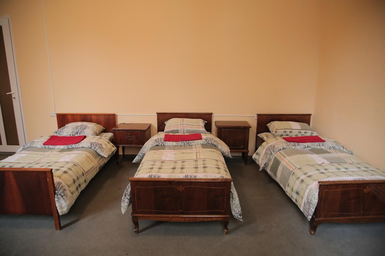 Noy Hostel เยเรวาน ภายนอก รูปภาพ