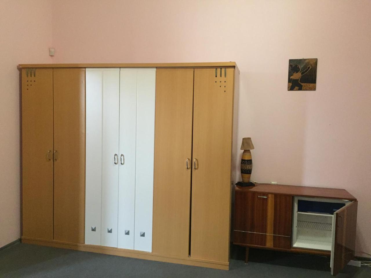 Noy Hostel เยเรวาน ภายนอก รูปภาพ